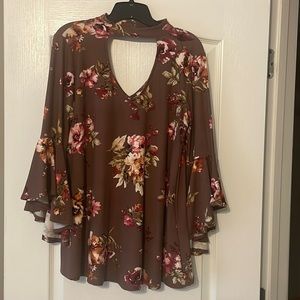 Floral Flare Sleeve aTop